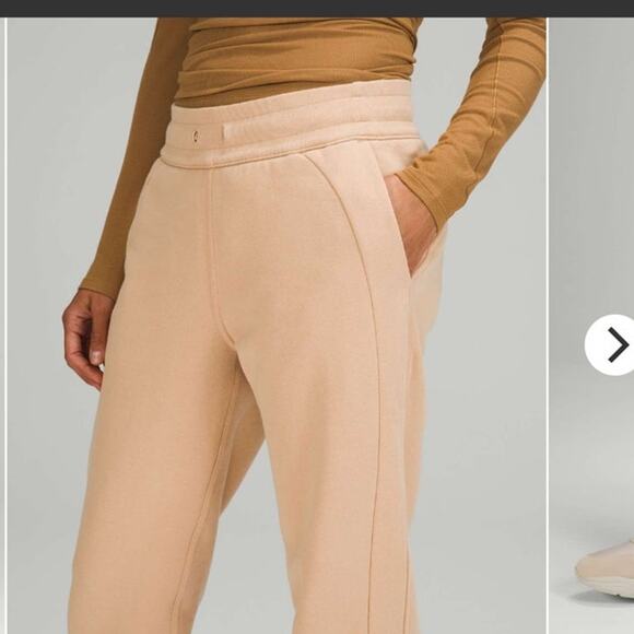 Lululemon Scuba High-Rise Jogger Pecan Tan size 2 - Picture 3 of 10
